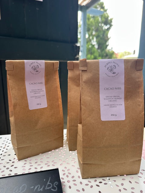 COCOA NIBS. Gentle roast.