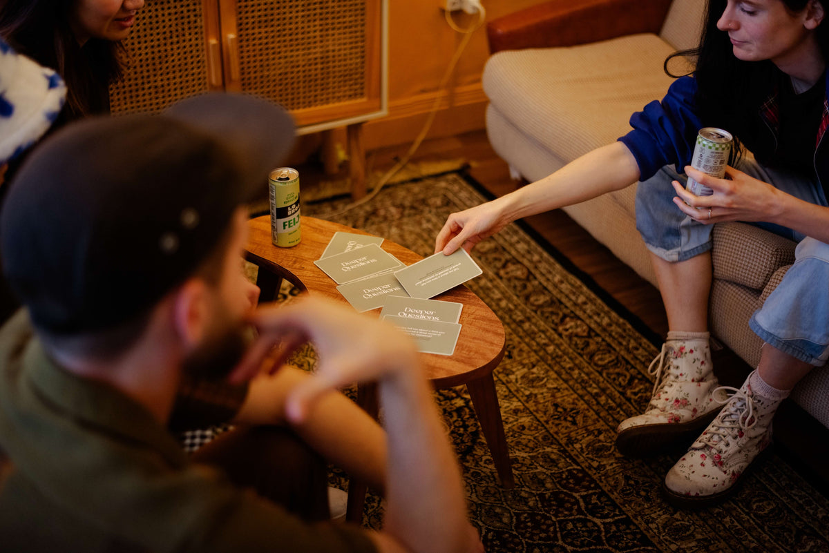 Storytelling card game