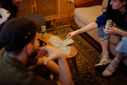 Storytelling card game
